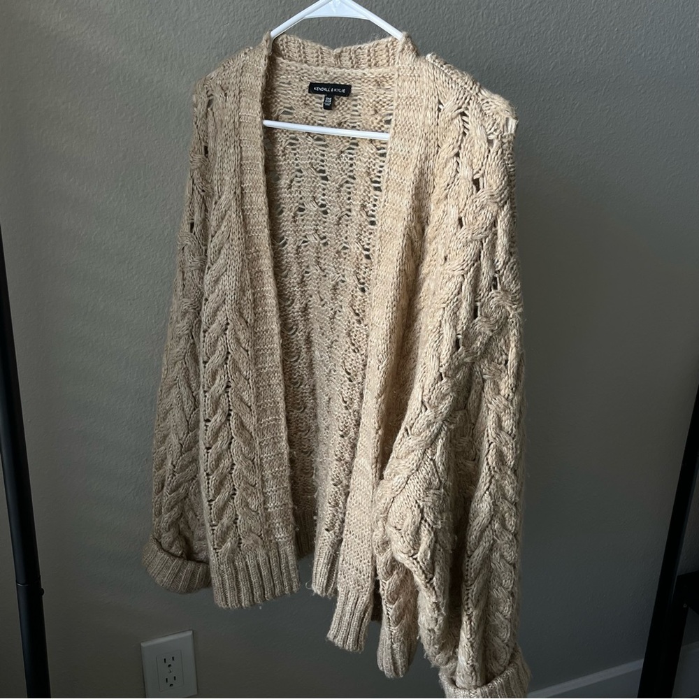 Knitted chunky cardigan